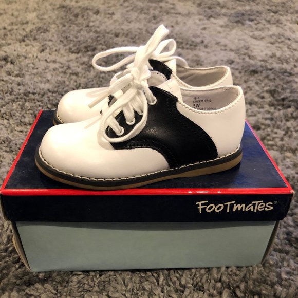 Boys Footmates Black and White Leather Dress Shoes - Picture 2 of 4